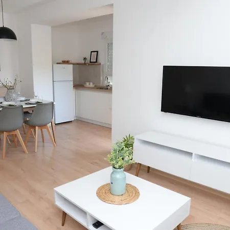 Dino & Gorge Apartment